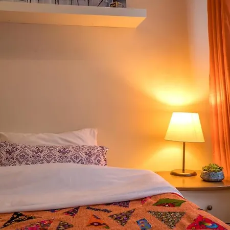 Stylish & Comfy In The Center Apartment *